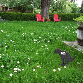 JUXYES multi-use yard stake doubles as decor and guide.