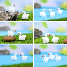 Jxpinet resin swan miniature for moss landscape display.