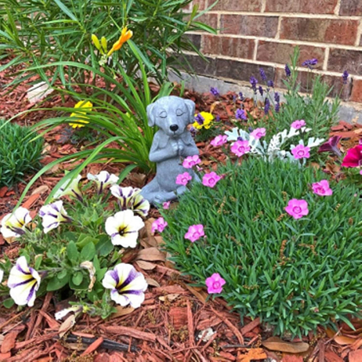 Jxueych four-and-three-quarters-inch zen dog for desk, mantle, or garden.