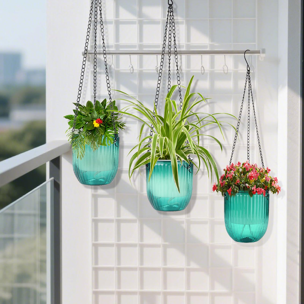 JxyHauteresce lightweight plastic construction offers durable, reusable decor.