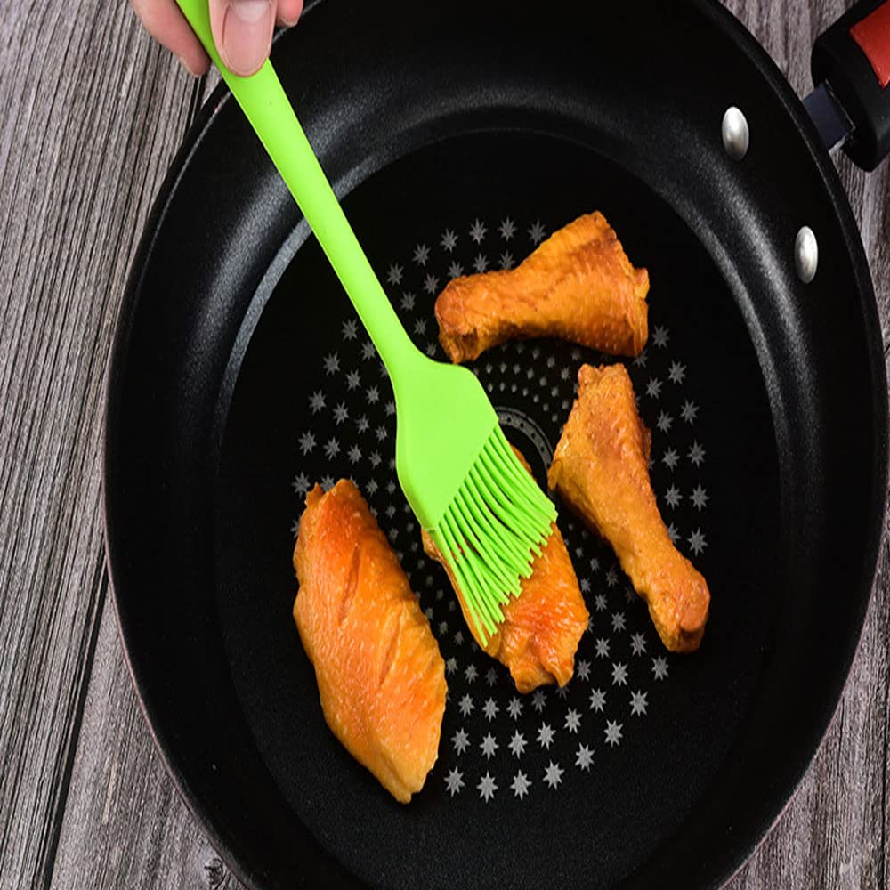 JYYHSF dishwasher-safe silicone brush for easy cleanup after cooking.