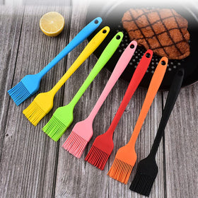 JYYHSF long-handle silicone brush improves safety during hot cooking.