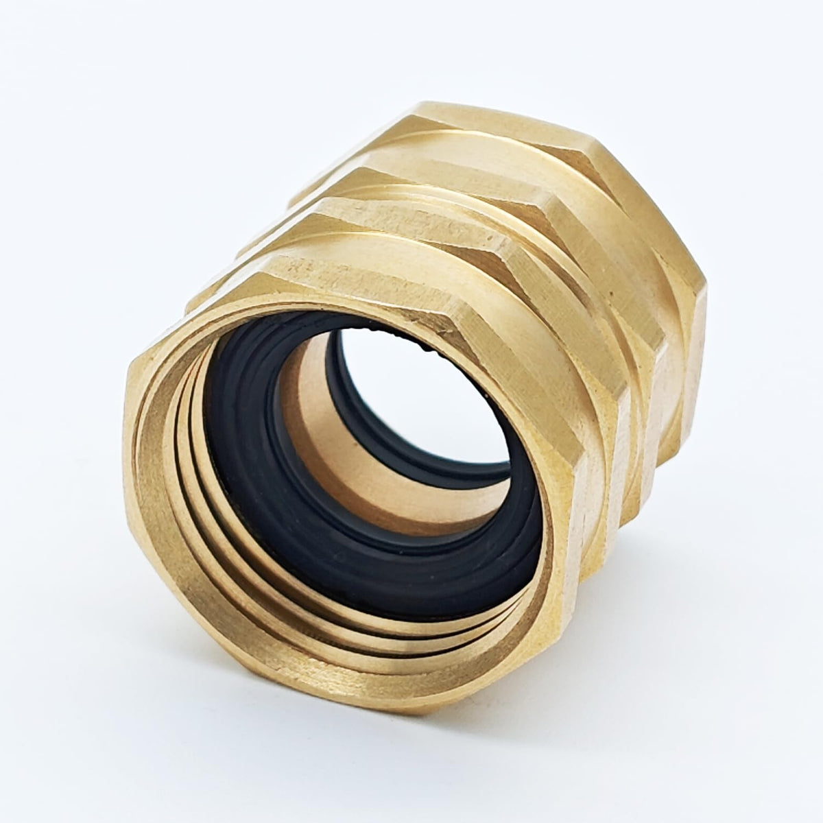 Kabter brass double-female connector enables quick installation in watering setups