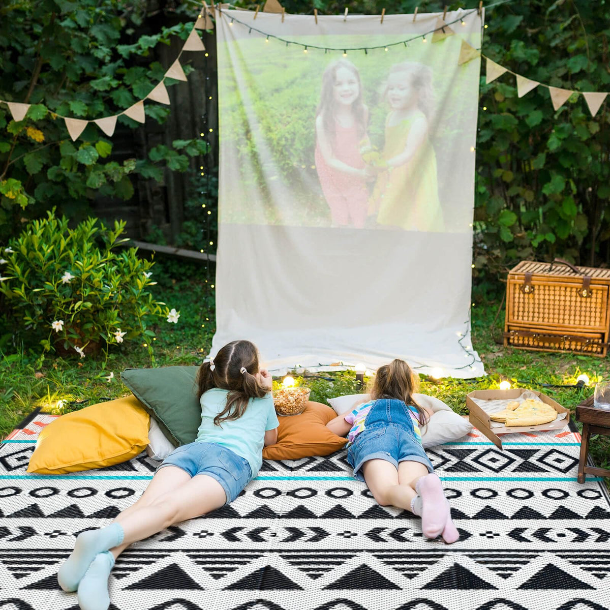 Kalafun rug designed for decks and balconies, durable in sun and moisture.
