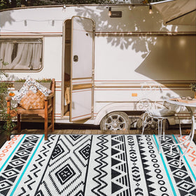 Kalafun portable rug, easy to sweep and dry after outdoor activities.