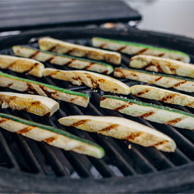Kamado Joe easy installation enables quick setup and safe lifting when hot.