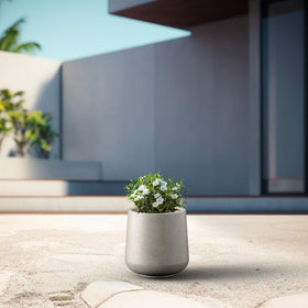 Kante drainage-hole image features rubber plug for flexible indoor or outdoor use