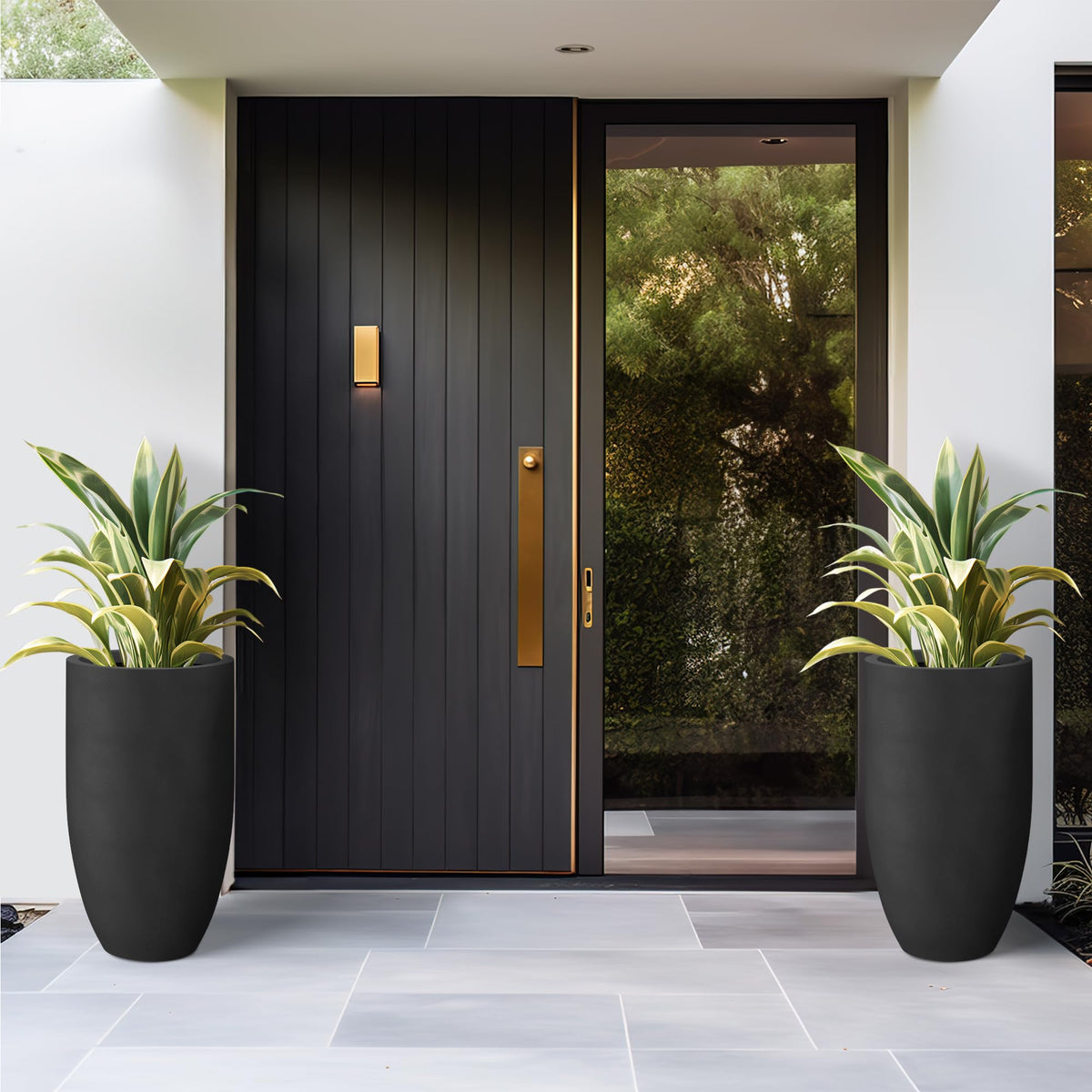 Kante planter rubber plug eases indoor and outdoor use with quick drainage control.