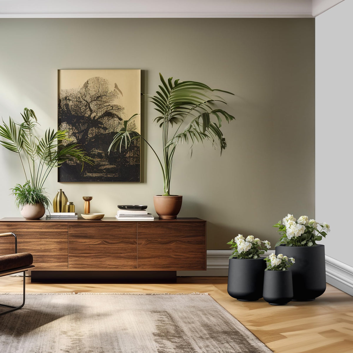 Kante indoor outdoor planter in black suitable for steps or patios