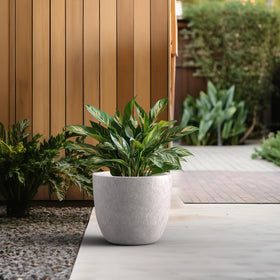 Kante indoor-outdoor planter suited to steps, porches, decks, and living spaces.