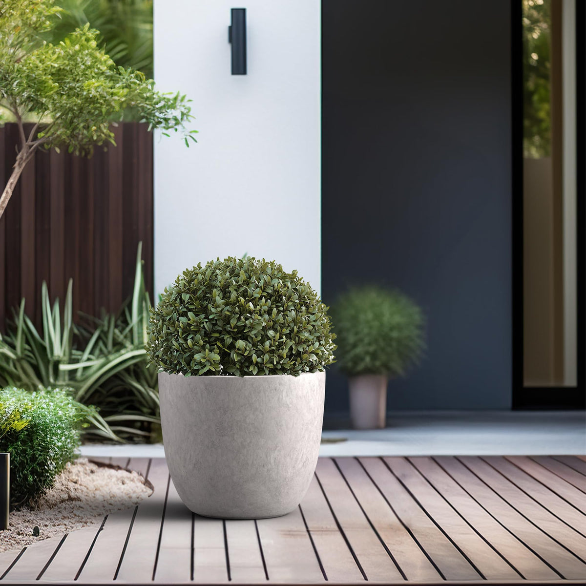 Kante light-gray concrete planter designed for modern interiors and patios.
