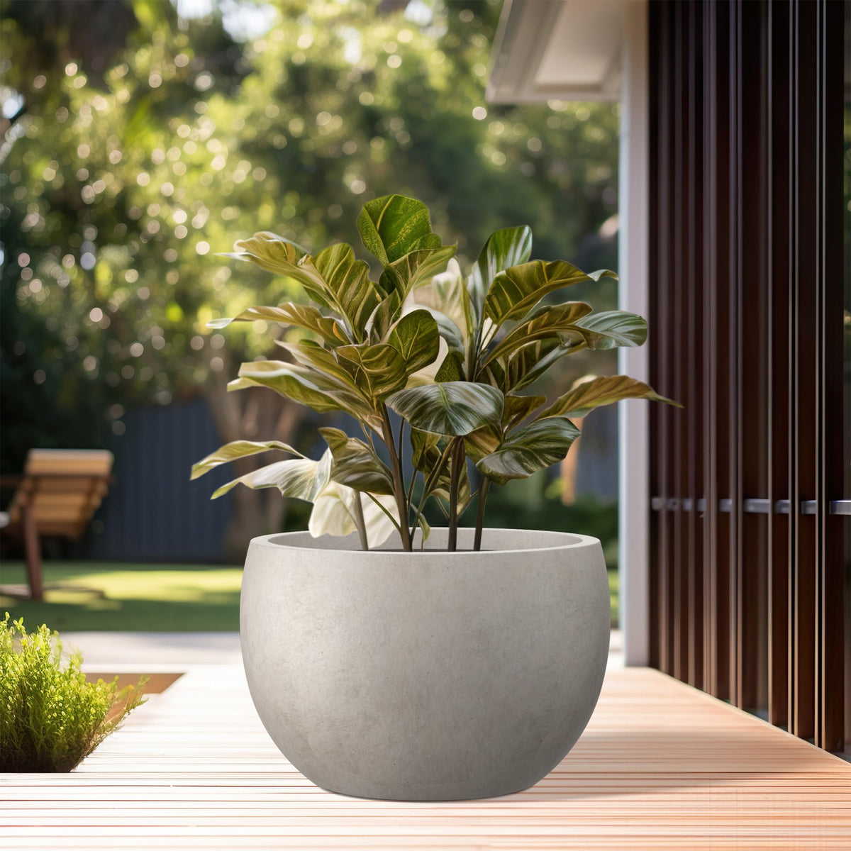 Kante lightweight concrete planter with fiberglass core for easy movement