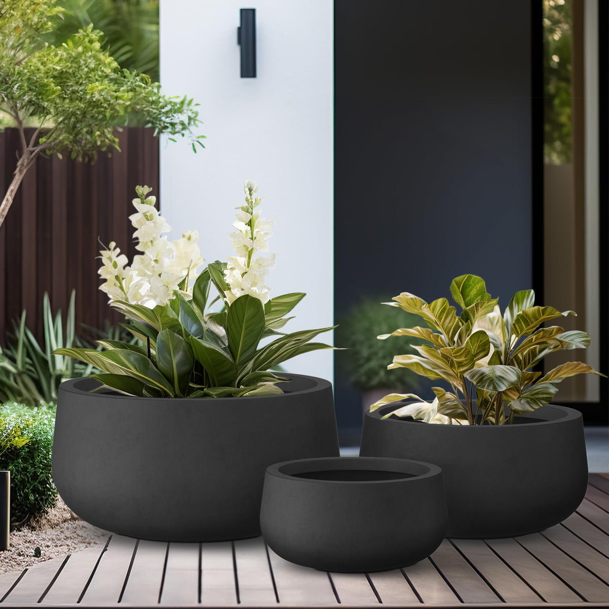 Kante drainage holes and plug simplify watering