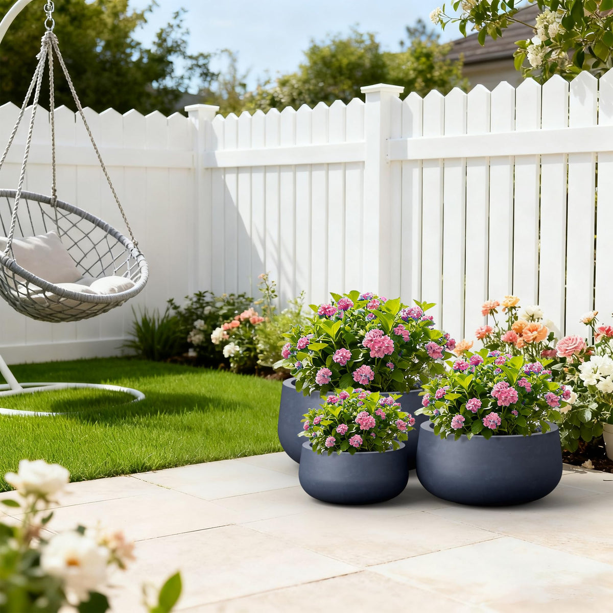 Kante planter with drainage hole and rubber plug enables flexible watering control