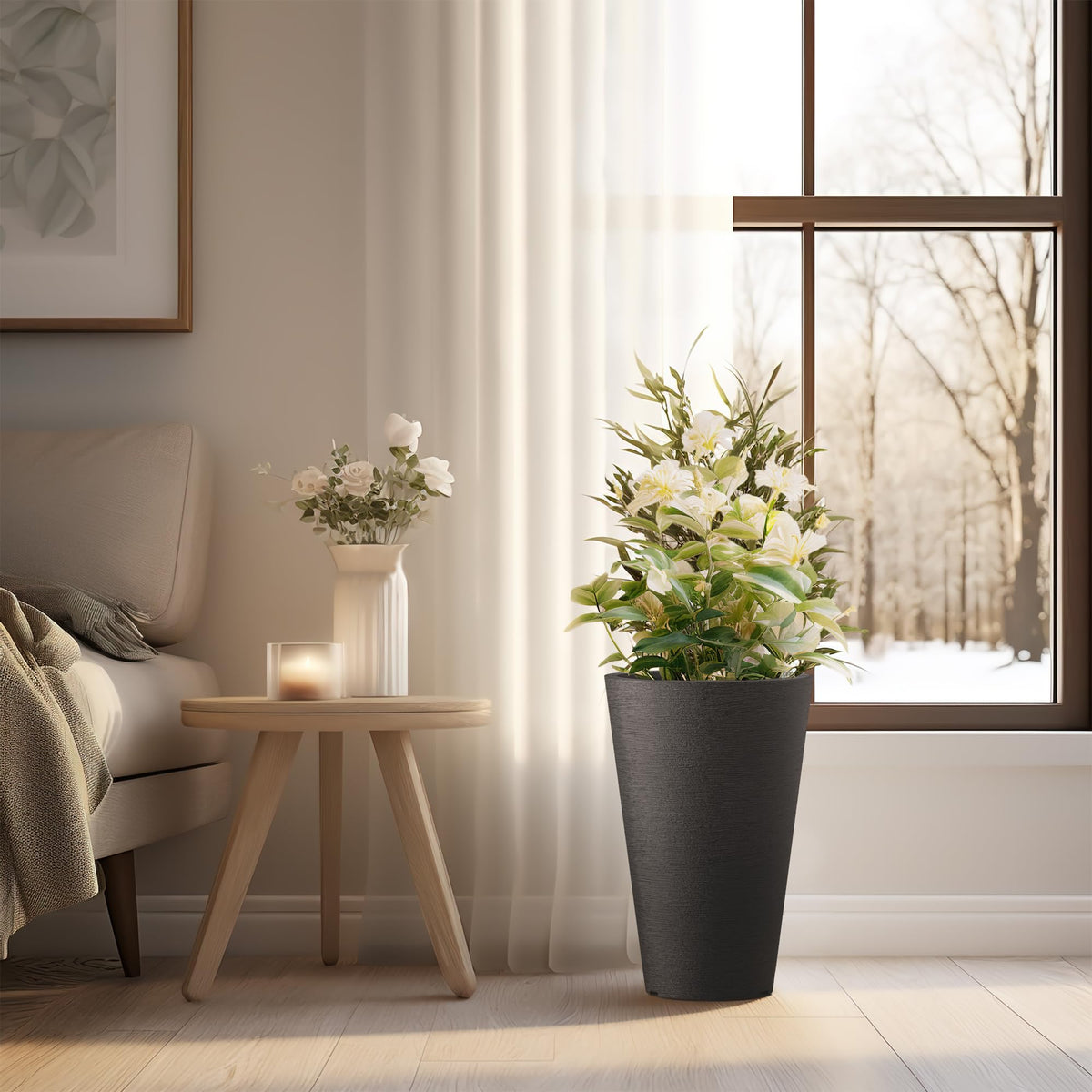 Kante planter inner pot with integrated handle enables easy maintenance.