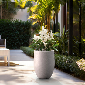 Kante planter drainage hole closeup with rubber plug for indoor and outdoor use.