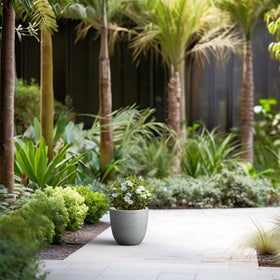 Kante weather-durable concrete construction withstands wind and sun.