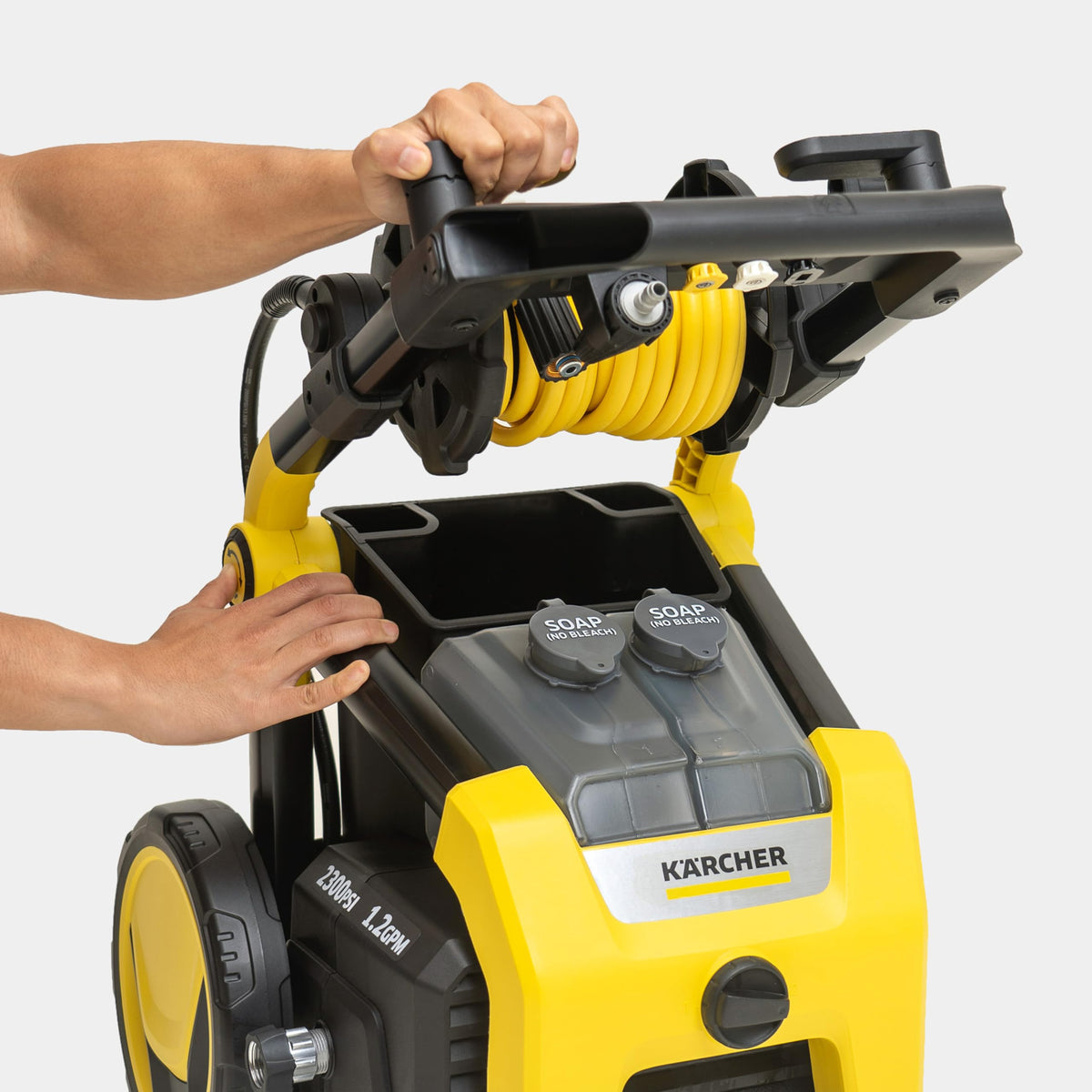 Kärcher K2300PS never-flat wheels support easy transport.