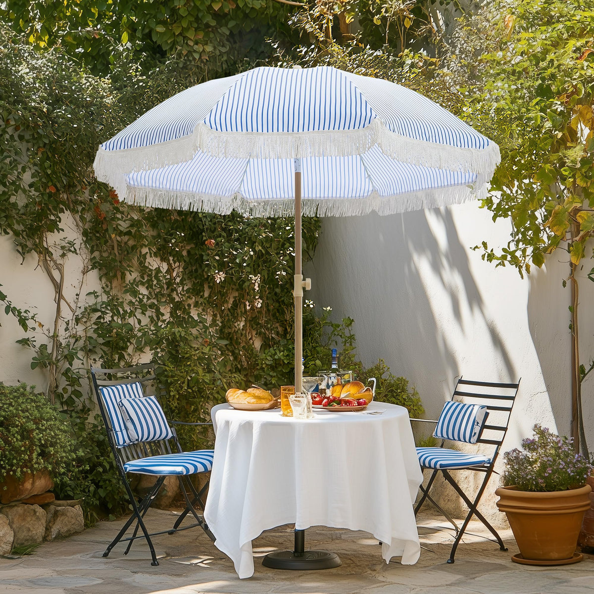 Kbrellaoutlets ideal shade for garden, courtyard, or beach days.
