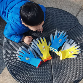 KDK pink gardening gloves for children with flexible fit and quick-dry material.