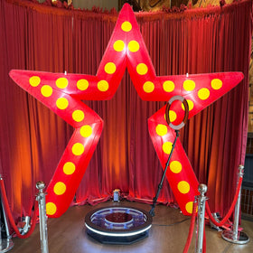 KEASKELL grand entrance star decoration ideal for birthdays and premieres.