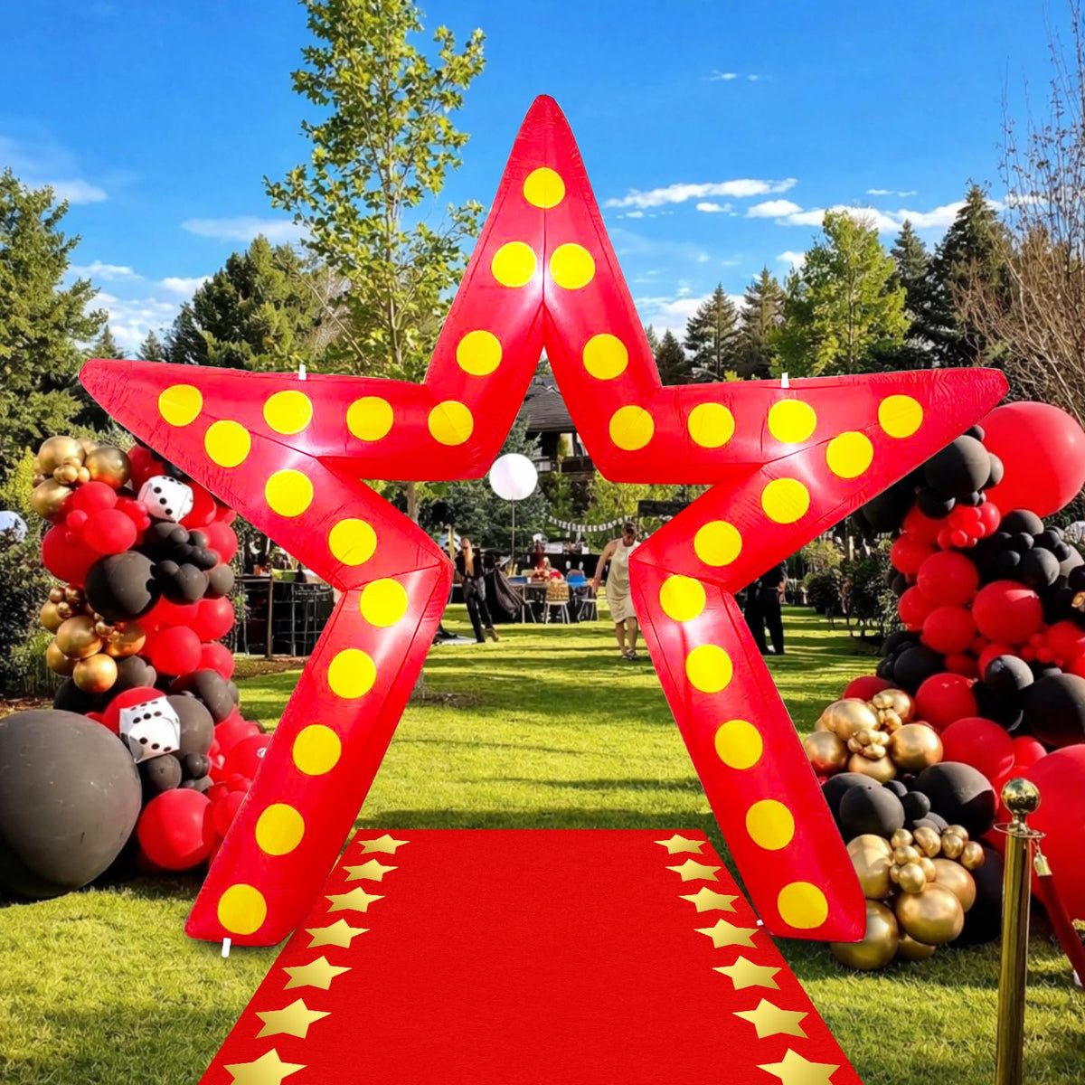 KEASKELL outdoor yard party ambience with illuminated star sign