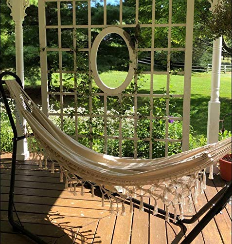 KEREITH versatile hammock for sunlit afternoons or calm evenings under shade.