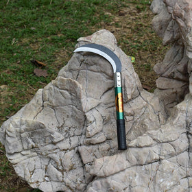 Rust-resistant manganese blade stays sharp and easy to wash.