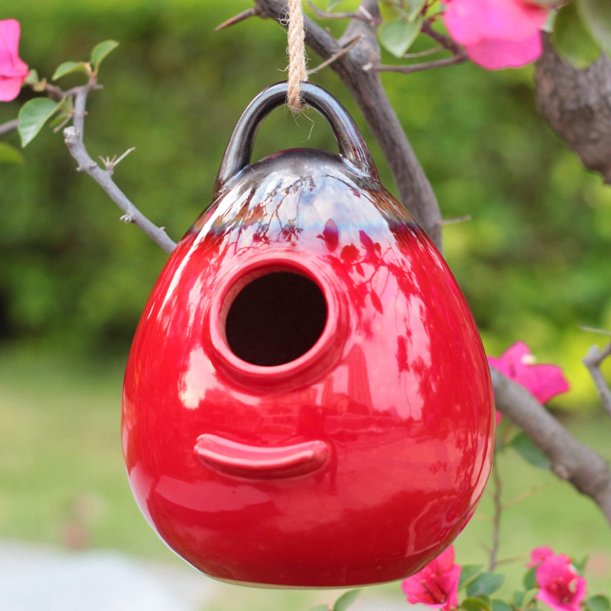 Kimdio Birdhouse handcrafted detail showcases quality craftsmanship and durable construction.