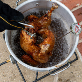 King Kooker aluminum fry pan with basket and heat-resistant handle.