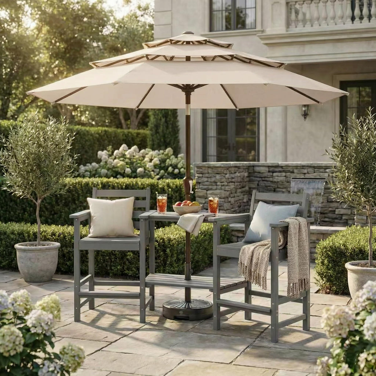 Kingdura 3-tier vented top promotes airflow and wind resistance