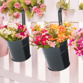 KINGLAKE pots feature drainage holes for soil ventilation