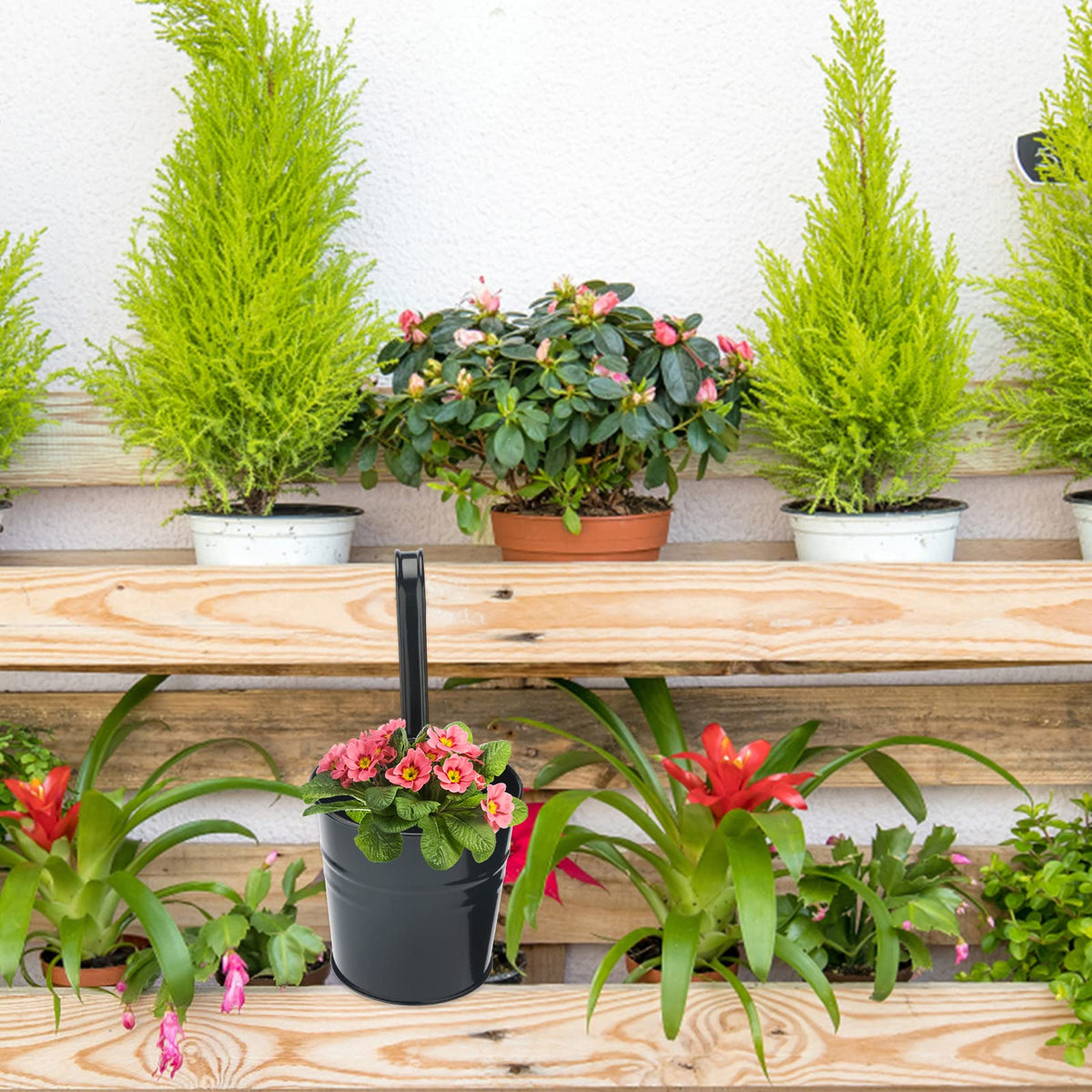 KINGLAKE indoor-outdoor planters suit balconies windows fences