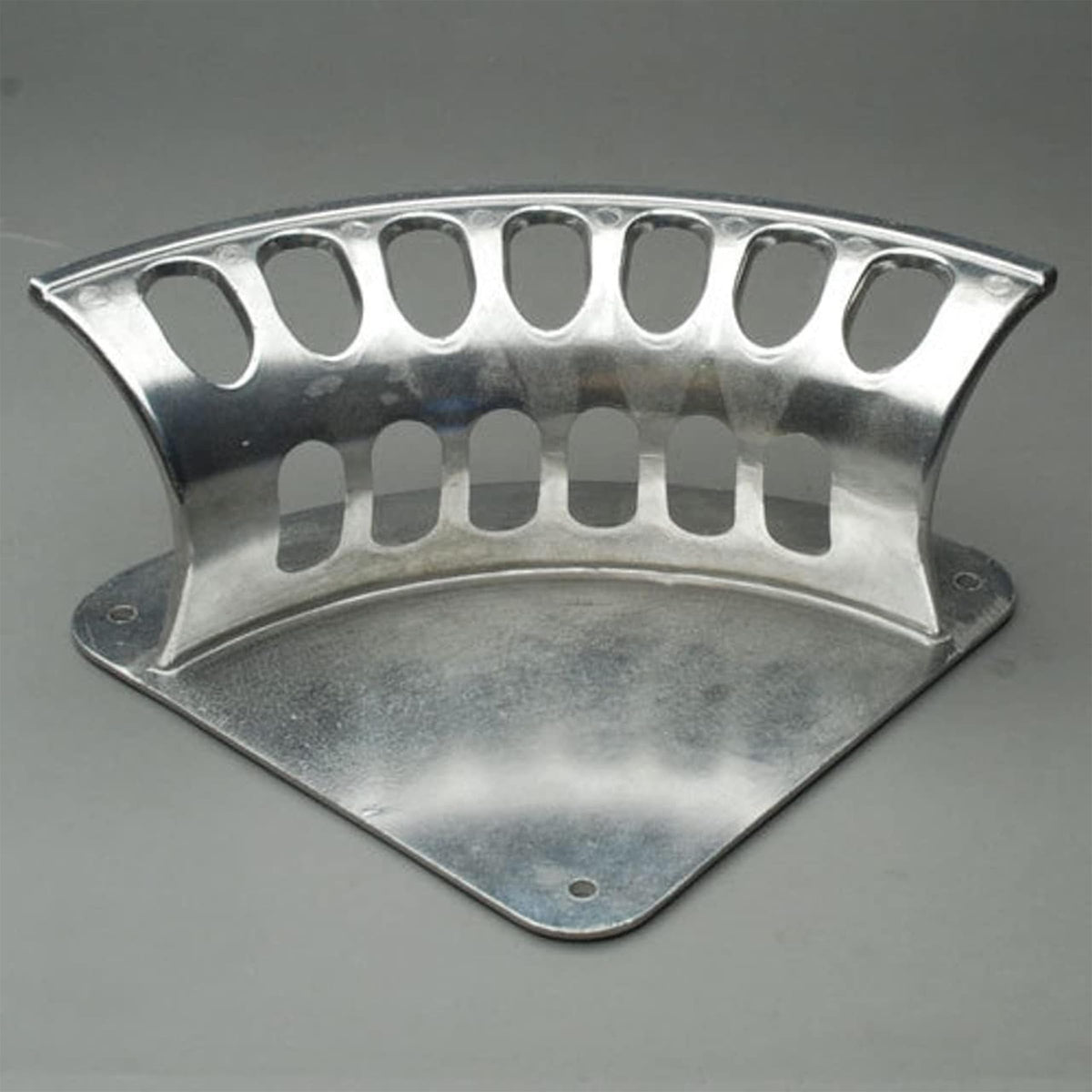 Kings County Tools wall mount accommodates 200 ft of 1/2-inch hose or 100 ft of 5/8-inch.