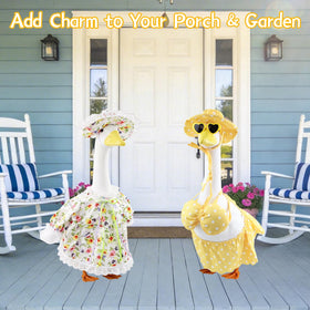 Kinhzrude Christmas outfit brings festive outdoor decor to the porch goose.