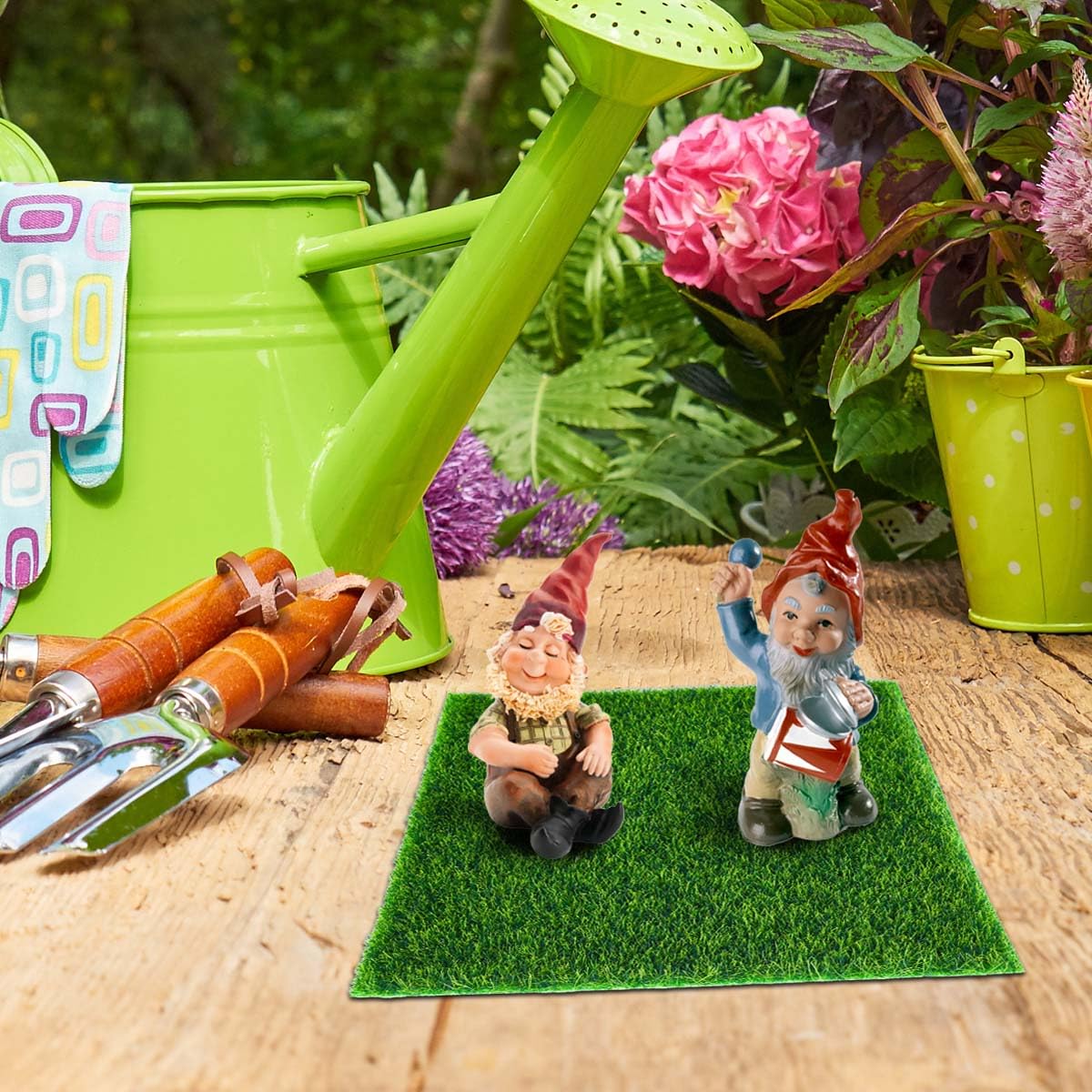 KISEER shadowbox garden grass 6x6, perfect for compact craft projects.