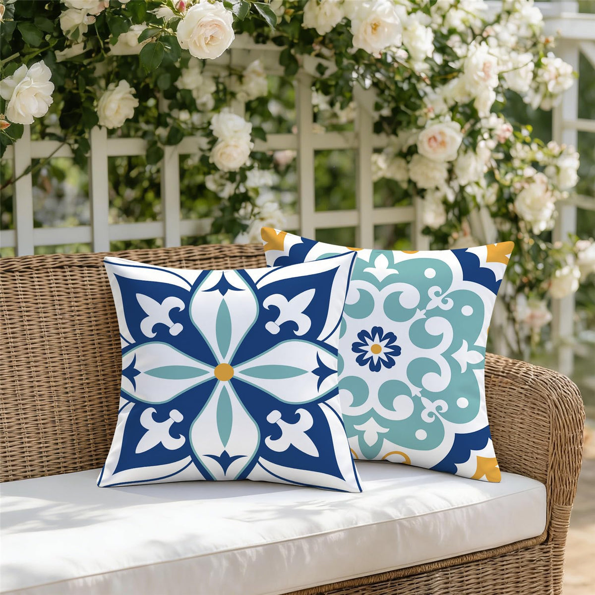 KISVODS 18x18 waterproof pillow cover keeps cushions dry during damp weather.
