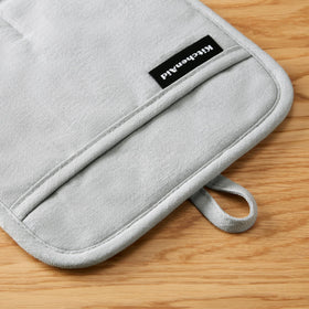 Two-pack of KitchenAid Gridlines Pot Holders in 8x8 inches for everyday use.