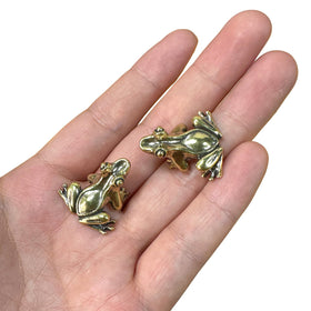 KKBES gold brass frog figurine mini size ideal for desk and shelves.