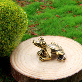 KKBES gold brass frog figurines pair with DIY crafts for creative accents.