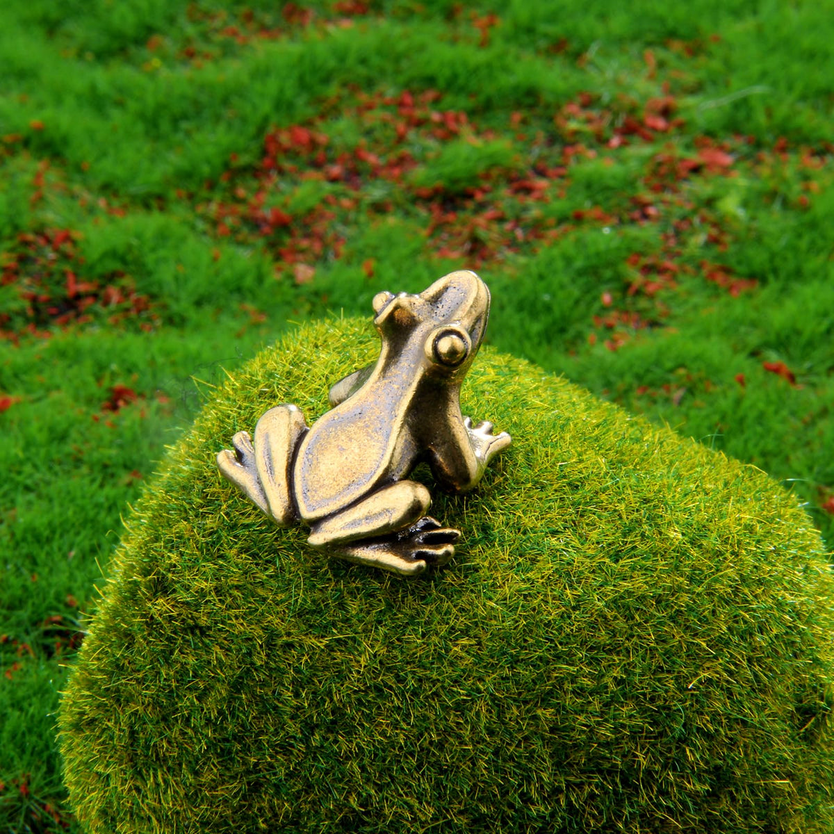 KKBES gold brass frog figurines packaging ready for housewarming gifts.