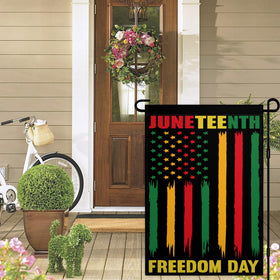 KNAPAL 3-ply polyester flag emphasizes durable outdoor-grade construction