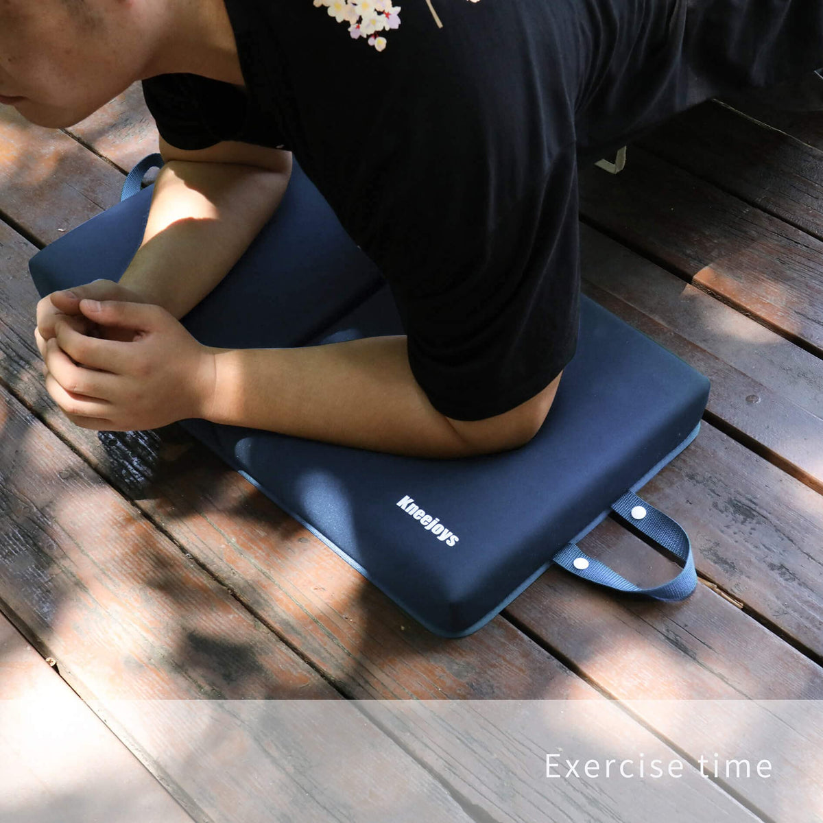 Kneejoys neoprene cover and waterproof bottom protect surfaces while you work.