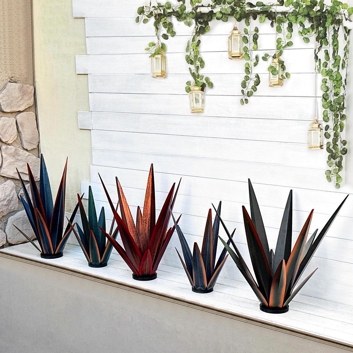 KODIBO red tequila sculpture with solar light brightens evenings and courtyards.