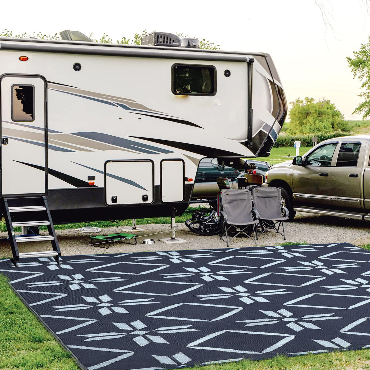 Kohree Outdoor Rug lightweight blue easy storage.