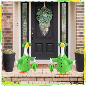 Kuscul waterproof goose outfit designed for resilient outdoor decor and seasonal use.
