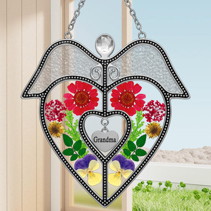 KY&BOSAM Grandma Angel suncatcher heart with pressed flowers, catching sunlight for a natural sparkle