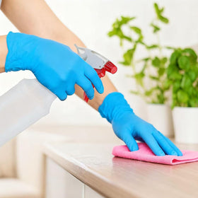 KYHYFJMD leak-proof head prevents spills during busy cleaning sessions