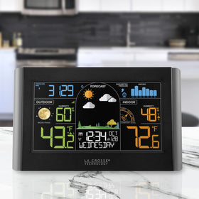 La Crosse S77925-INT backlit display for easy reading in any room.