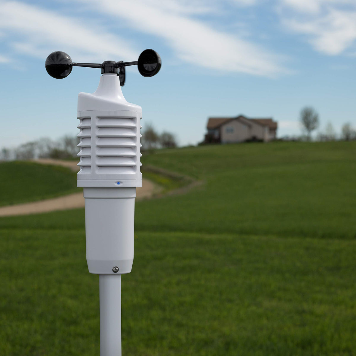 La Crosse Technology V21-WTH Wi-Fi connectivity with La Crosse View for remote monitoring.
